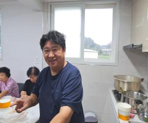 '박병석 셰프, 따뜻한 식사 나눔 봉사'